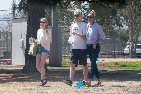 Exclusif - Julia Roberts, sa nièce Emma Roberts et son ex-compagnon Evan Peters à Los Angeles. Le 2 septembre 2018