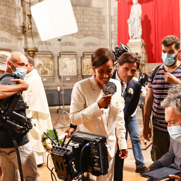 Exclusif - Amel Bent, Stéphane Rideau sur le tournage du téléfilm "Les sandales blanches" à Meudon. Le 18 septembre 2020. © Cyril Moreau / Bestimage