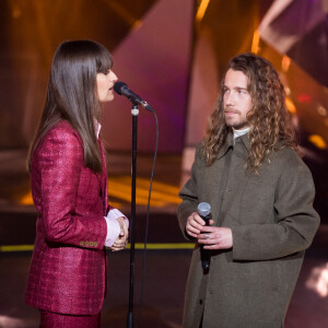 Exclusif - Clara Luciani et Julien Doré - "Secours Pop La Grande Soirée" au Cirque d'Hiver à Paris, diffusée en direct le 6 février 2021 sur France 2 © Tiziano Da Silva - Cyril Moreau / Bestimage 