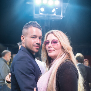 Loana Petrucciani (marraine 2017 de "Soupe En Scène") et son compagnon Phil Storm au cocktail à la fin de la soirée "Soupe En Scène" au Cirque Pinder à Lyon, France, le 12 avril 2017. Soirée spéciale "Soupe En Scène" imaginé par le Chef F. © Agence/Bestimage