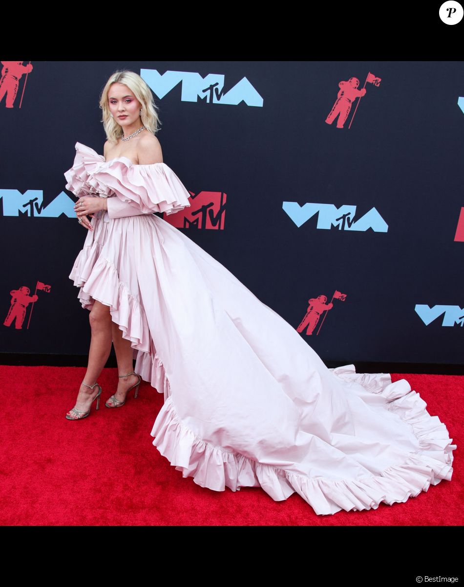 Zara Larsson - Les célébrités assistent à la soirée des MTV Video Music Awards à Newark. Le 26 août 2019.