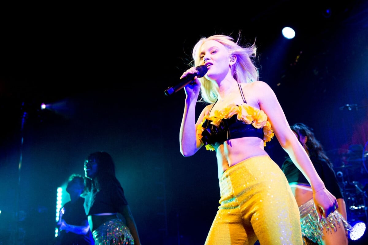 Vidéo Zara Larsson en concert à l