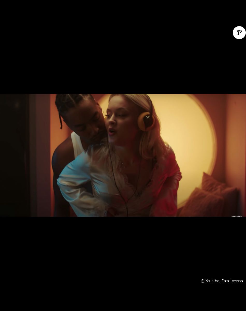 Zara Larsson et Lamin Alexander Holmen dans le clip "Talk about love".