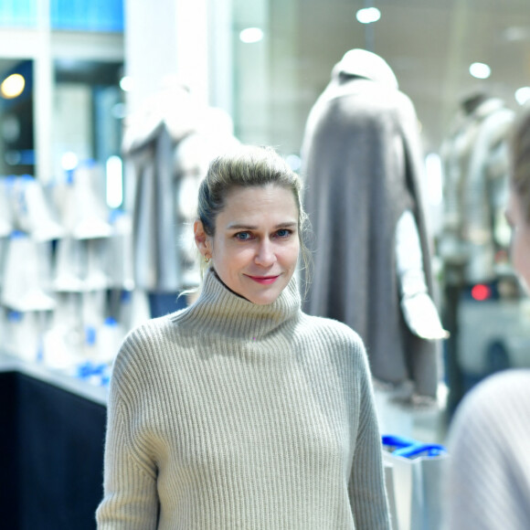 Marie-Josée Croze - Inauguration de la boutique flagship "Kujten", située avenue Victor Hugo à Paris, le 27 novembre 2019. © Rachid Bellak/Bestimage