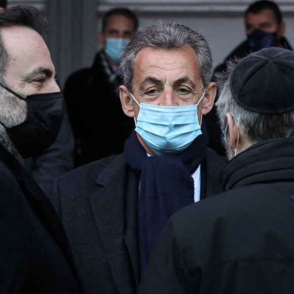 Nicolas Sarkozy et Gérard Darmanin, Ministre de l'Intérieur, assistent à la cérémonie d'hommage aux victimes du terrorisme, devant la statue La Parole portée aux Invalides, Paris. Le 11 mars 2021. © Stéphane Lemouton / Bestimage