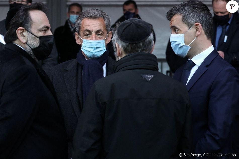 Nicolas Sarkozy et Gérard Darmanin, Ministre de l'Intérieur, assistent à la cérémonie d'hommage aux victimes du terrorisme, devant la statue La Parole portée aux Invalides, Paris. Le 11 mars 2021. © Stéphane Lemouton / Bestimage