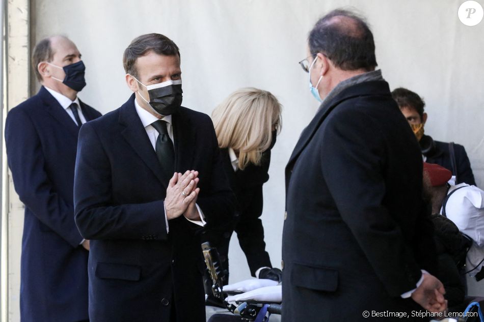 Le président de la république, Emmanuel Macron, François Hollande, Brigitte Macron et le Premier Ministre Jean Castex assistent à la cérémonie d'hommage aux victimes du terrorisme, devant la statue La Parole portée aux Invalides, Paris. Le 11 mars 2021. © Stéphane Lemouton / Bestimage