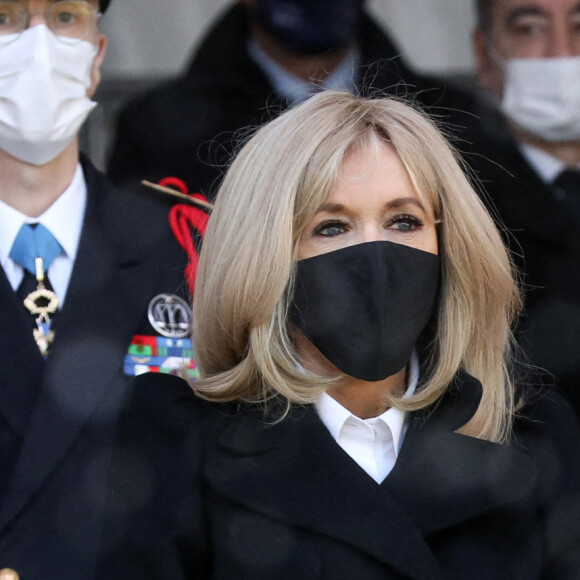 Brigitte Macron, épouse du président de la république, Emmanuel Macron, assiste à la cérémonie d'hommage aux victimes du terrorisme, devant la statue La Parole portée aux Invalides, Paris. Le 11 mars 2021. © Stéphane Lemouton / Bestimage