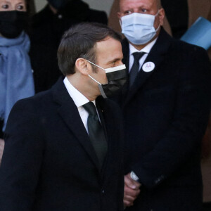 Le président de la république Emmanuel Macron et Nicolas Sarkozy participent à la cérémonie d'hommage aux victimes du terrorisme, devant la statue La Parole portée aux Invalides, Paris. Le 11 mars 2021. © Stéphane Lemouton / Bestimage