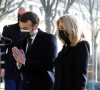 Le président de la république, Emmanuel Macron, et son épouse Brigitte Macron assistent à la cérémonie d'hommage aux victimes du terrorisme, devant la statue La Parole portée aux Invalides, Paris. © Stéphane Lemouton / Bestimage