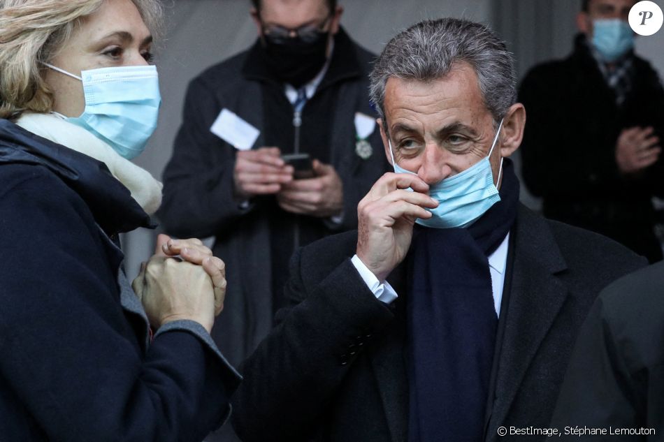 Valérie Pécresse, présidente du conseil régionale d'Île-de-France, et Nicolas Sarkozy assistent à la cérémonie d'hommage aux victimes du terrorisme, devant la statue La Parole portée aux Invalides, Paris. Le 11 mars 2021. © Stéphane Lemouton / Bestimage