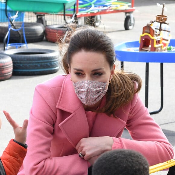 Kate Catherine Middleton, duchesse de Cambridge, en visite à l'école 21 à Londres. Le 11 mars 2021