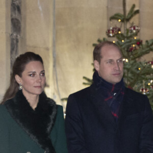 Catherine Kate Middleton, duchesse de Cambridge, le prince William, duc de Cambridge, la reine Elisabeth II d'Angleterre - La famille royale se réunit devant le chateau de Windsor pour remercier les membres de l'Armée du Salut et tous les bénévoles qui apportent leur soutien pendant l'épidémie de coronavirus (COVID-19) et à Noël le 8 décembre 2020.