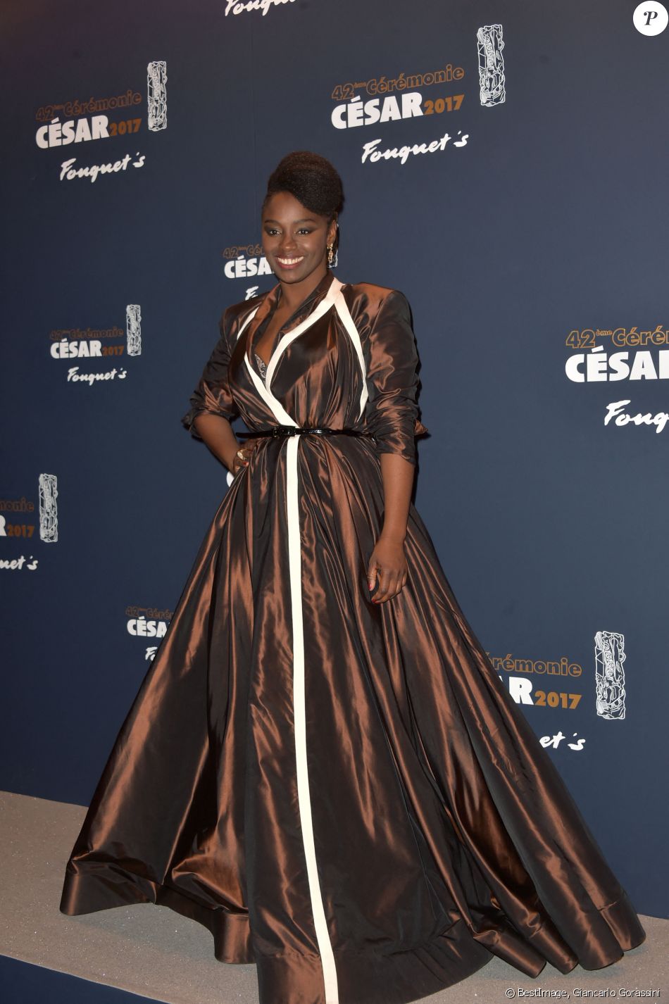 Aïssa Maïga (Robe Gaultier, bijoux Boucheron, sac Roger Vivier) - Photocall du dîner de la 42ème cérémonie des César au Fouquet's à Paris. Le 24 février 2017 © Giancarlo Gorassini / Bestimage