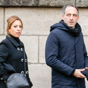 Léa Salamé et son compagnon Raphaël Glucksmann - Obsèques de Sébastien Demorand à la Coupole du crématorium du cimetière du Père-Lachaise à Paris, France, le 31 janvier 2020.