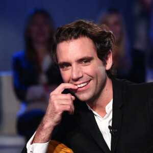 Mika sur le plateau de l'émssion télé "Domenica In Roma" à Rome le 13 octobre 2019.