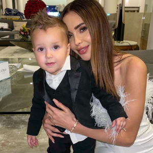 Nabilla Benattia comblée par sa vie de famille avec son mari Thomas Vergara et leur fils Milann (17 mois) - Instagram