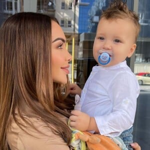 Nabilla, comblée par son mari Thomas Vergara et leur adorable fils Milann, s'affiche sublime.