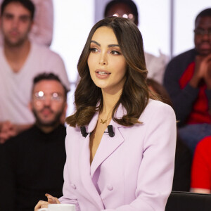 Exclusif - Nabilla Benattia-Vergara - Enregistrement de l'émission "Clique" présentée par M. Achour sur Canal Plus à Issy-les-Moulineaux. © Jack Tribeca/Bestimage