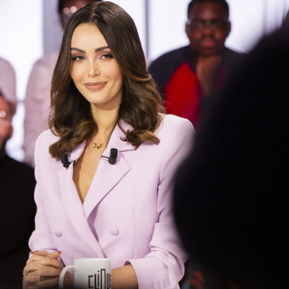 Exclusif - Nabilla Benattia-Vergara - Enregistrement de l'émission "Clique" présentée par M. Achour sur Canal Plus à Issy-les-Moulineaux le 31 janvier 2020. © Jack Tribeca/Bestimage