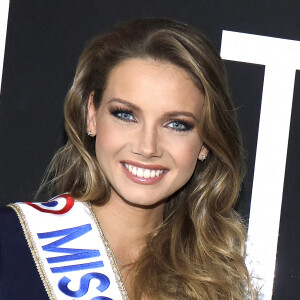 Amandine Petit (Miss France 2021) rencontre Jordan De Luxe sur un plateau de la chaine Non Stop People le 14 janvier 2021 © Cédric Perrin / Bestimage