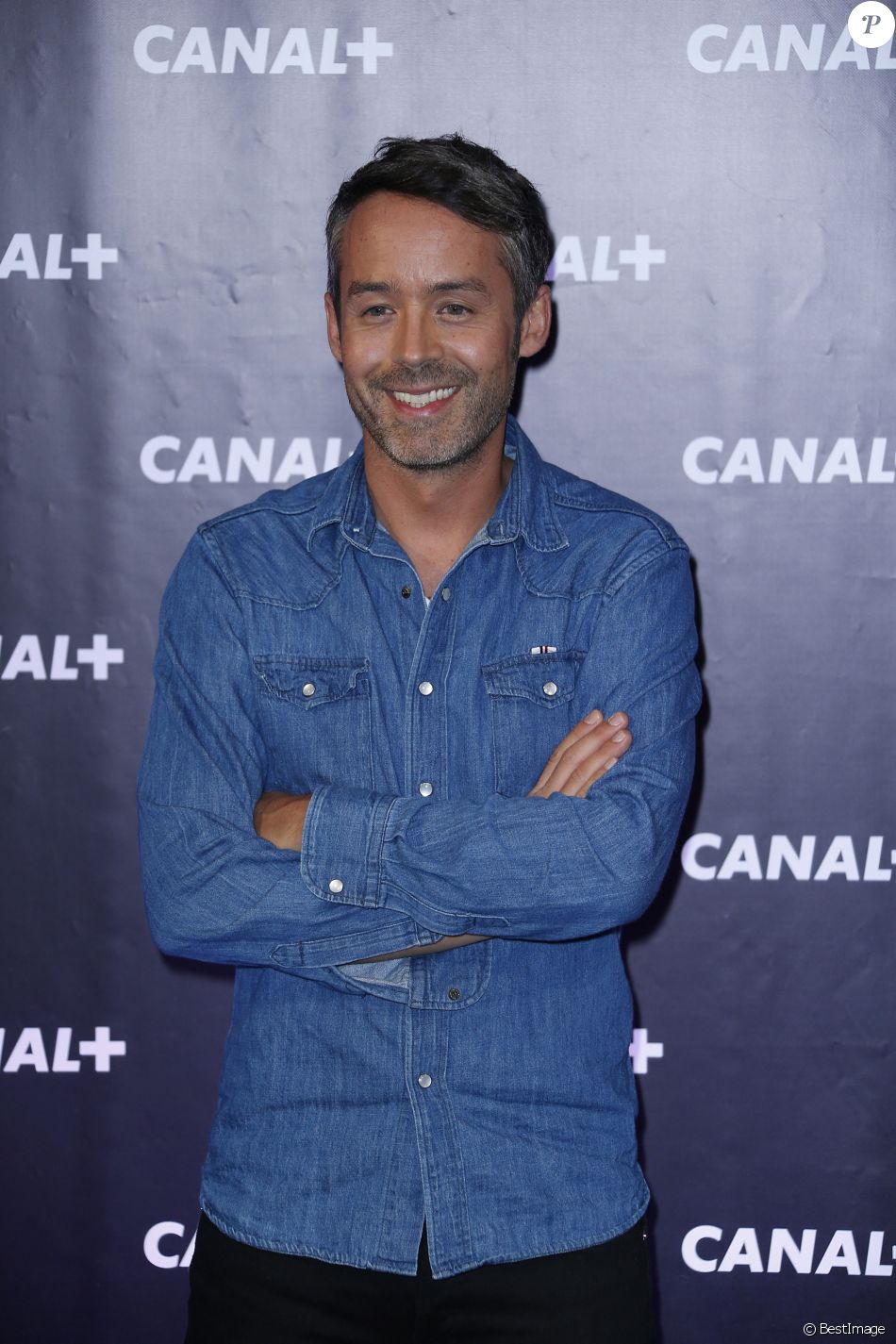 En France, à Paris, Yann Barthès lors de la conférence de presse de rentrée 2013-2014 de Canal+ à l'Electric Club le 28 août 2013.