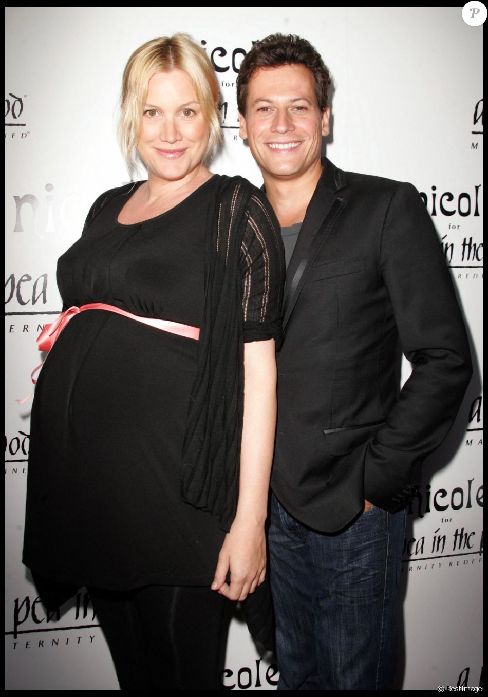 Alice Evans et Ioan Gruffud au lancement de la nouvelle ligne de vêtements pour femmes enceintes "Nicole", pour le magasin "A pea in the pod" à Beverly Hills.