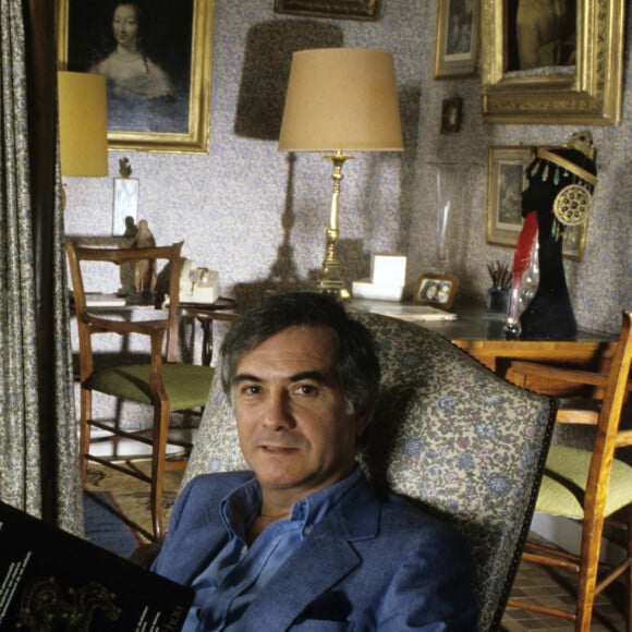 Archives - En France, en Seine-et-Marne, à Monthyon, Jean-Claude Brialy dans son château le 15 décembre 1983.