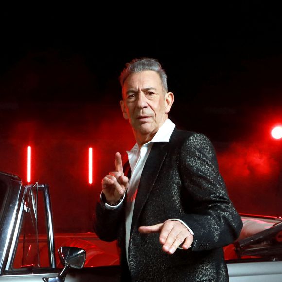 Exclusif - François Feldman et Liza lors du tournage du clip de la chanson "Funcky Confinement", sur le parking de la concession Star Rent, à Cannes. Le prochain album de la star de la variété française devrait sortir en septembre 2021. Le 3 mars 2021 © Franz Chavaroche / Nice Matin / Bestimage