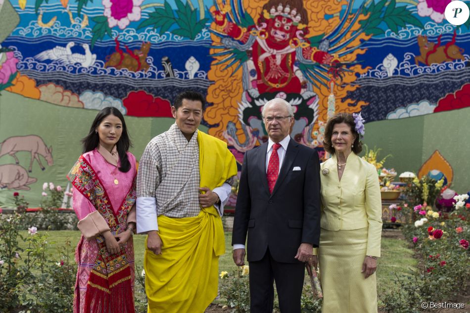 Le roi Carl Gustav et la reine Silvia de Suède ont été reçus par le roi Jigme Khesar Namgyel Wangchuck et la reine Jetsun Pema lors de leur voyage officiel au Bhoutan. Le 8 juin 2016