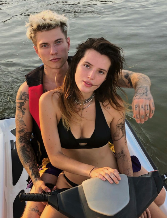 Bella Thorne et son fiancé Benjamin Mascolo. Juin 2020.