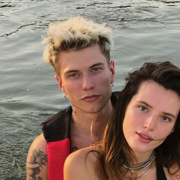 Bella Thorne et son fiancé Benjamin Mascolo. Juin 2020.