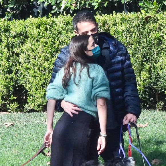 Ben Affleck et Ana De Armas à Los Angeles le 29 novembre 2020.