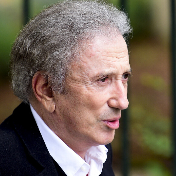 Michel Drucker - Hommage à Guy Bedos en l'église de Saint-Germain-des-Prés à Paris le 4 juin 2020. © JB Autissier / Panoramic / Bestimage