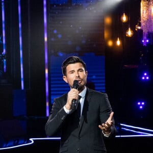 Exclusif - Vincent Niclo - Enregistrement de l'émission "Sidaction, ensemble contre le Sida - Merci Line" au Paradis Latin à Paris, qui sera diffusée le 27 mars sur France 2. Le 1er mars 2021. © C.Guirec-C.Moreau / Bestimage 