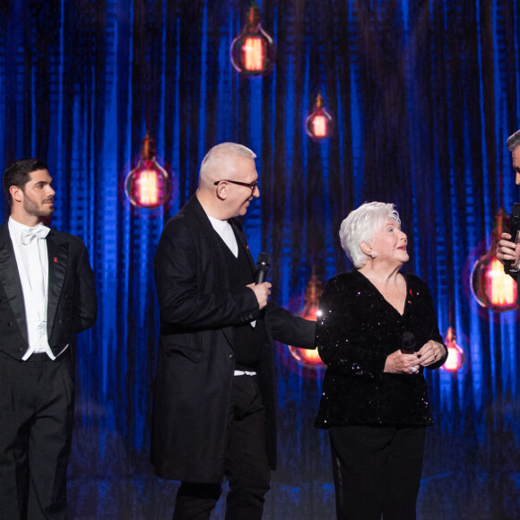 Exclusif - Jean-Paul Gaultier, Line Renaud, Olivier Minne - Enregistrement de l'émission "Sidaction, ensemble contre le Sida - Merci Line" au Paradis Latin à Paris, qui sera diffusée le 27 mars sur France 2. Le 1er mars 2021.  © C.Guirec-C.Moreau / Bestimage 