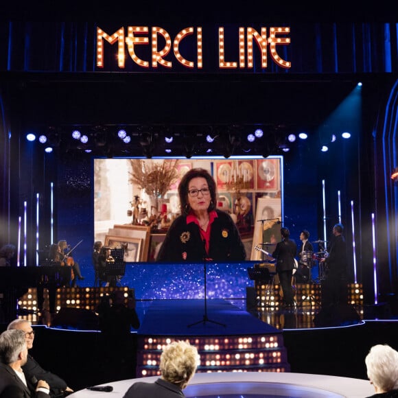 Exclusif - Nana Mouskouri - Enregistrement de l'émission "Sidaction, ensemble contre le Sida - Merci Line" au Paradis Latin à Paris, qui sera diffusée le 27 mars sur France 2. Le 1er mars 2021. © C.Guirec-C.Moreau / Bestimage 