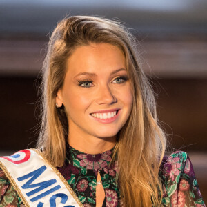 Miss France 2021 Amandine Petit lors de l'enregistrement de l'émission "Animaux Stars" présentée par Bernard Montiel et diffusée le 6 mars 2021 à 17h30, à Paris, France, le 2 février 2021. © Tiziano Da Silva/Bestimage 