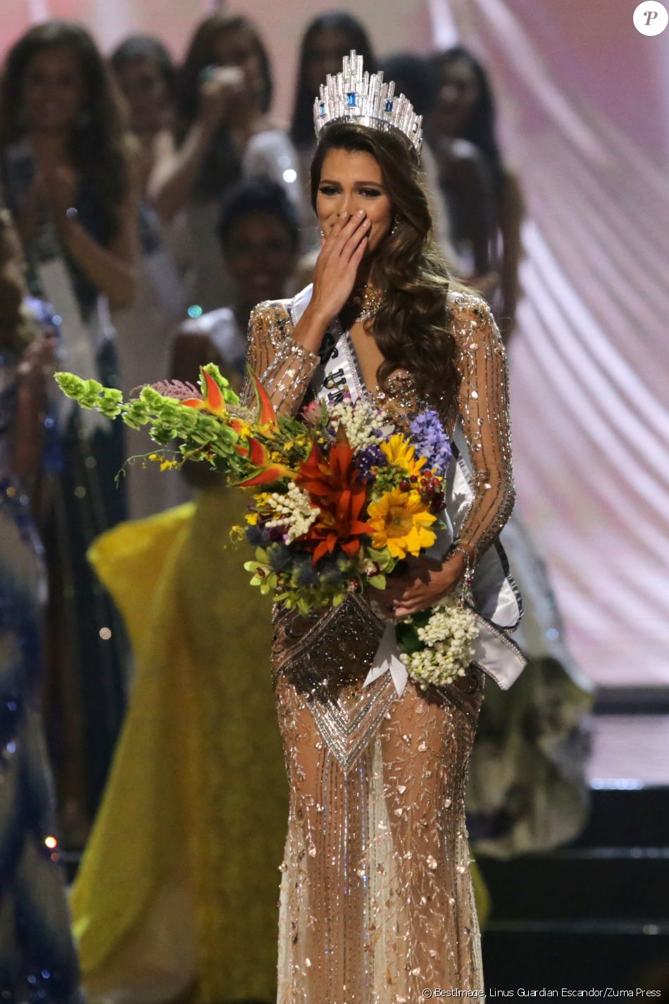 Choisie face à ses 85 concurrentes, la Française Iris Mittenaere a été élue lundi 30 janvier Miss Univers lors d'un concours télévisé organisé à Manille, aux Philippines le 30 janvier 2017. © Linus Guardian Escandor Ii via ZUMA Wire / Bestimage