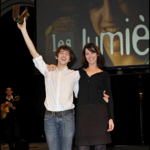 Zabou Breitman et son fils Antonin aux Prix Lumières en 2011 à Paris.