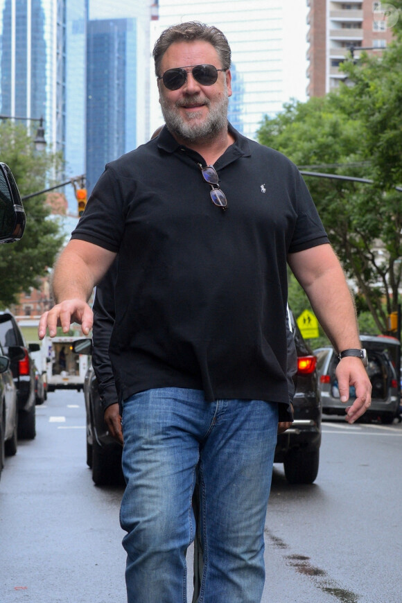 Russell Crowe quitte l'hôtel The Greenwitch à New York, le 21 juin 2019.