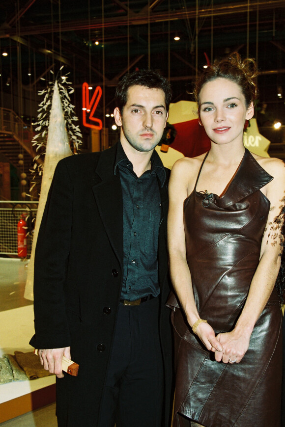 Archives - Frédéric Diefenthal et Claire Keim, Les Sapins de la Mode. Paris, 2000 .