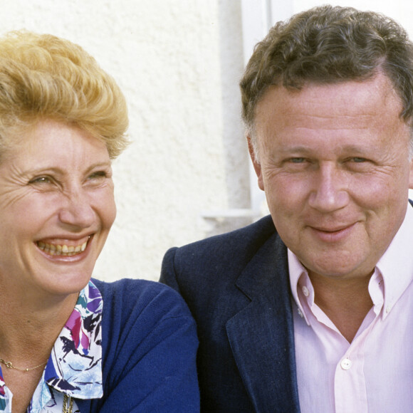 Archives - En France, à Valbonne, Philippe Bouvard et sa femme Colette en décembre 1984.