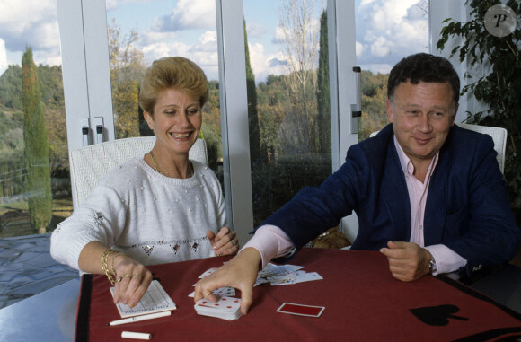 Archives -En France, à Valbonne, Philippe Bouvard et sa femme Colette en décembre 1984.