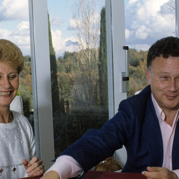 Archives -En France, à Valbonne, Philippe Bouvard et sa femme Colette en décembre 1984.