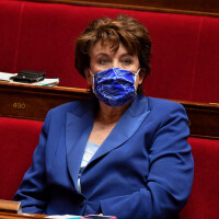 Roselyne Bachelot : La ministre en "convalescence", elle a quitté l'hôpital