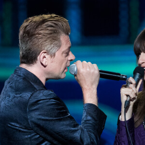 Benjamin Biolay et Clara Luciani - Enregistrement de l'émission "La chanson de l'année" dans les jardins du Palais Royal à Paris. Le 11 juin 2020. © Cyril Moreau / Bestimage