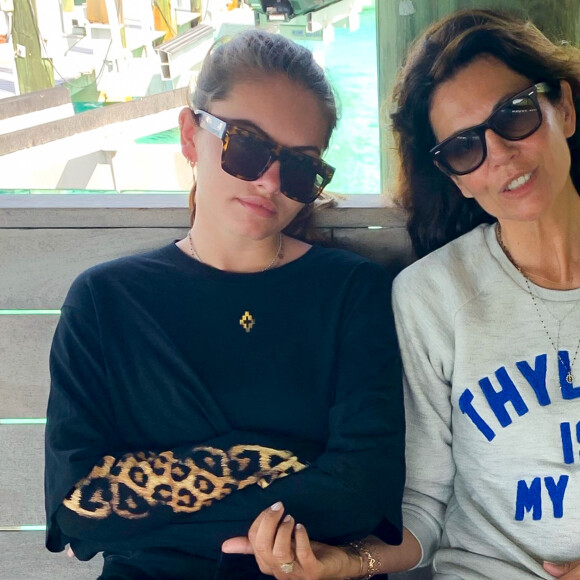 Exclusif - Thylane Blondeau et sa mère Véronika Loubry sur l'île de Staniel Cay, aux Bahamas, pour les 18 ans de Thylane. Le 5 avril 2019.