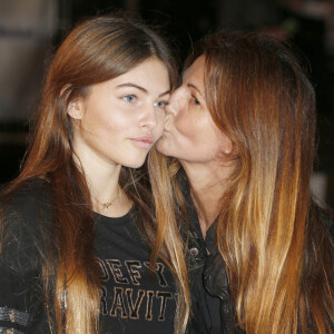 Véronika Loubry et sa fille Thylane Blondeau - 17e cérémonie des NRJ Music Awards 2015 au Palais des Festivals à Cannes. © Christophe Aubert via Bestimage