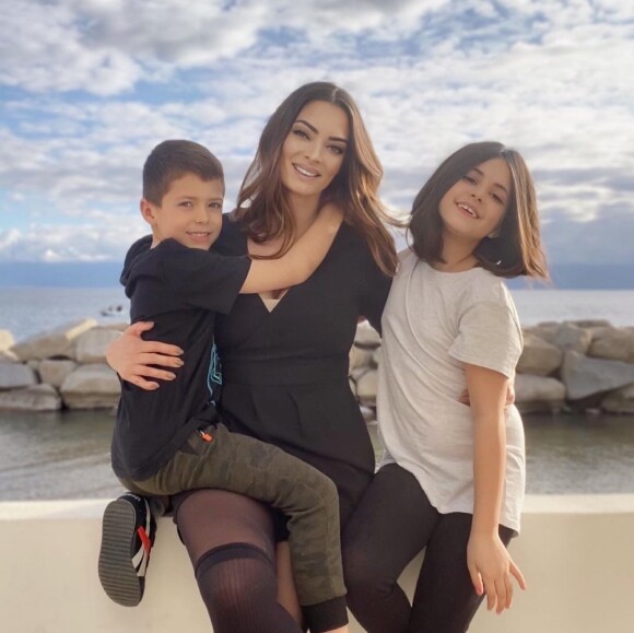 Emilie Nef Naf avec ses enfants Maëlla et Menzo, le 18 mars 2021